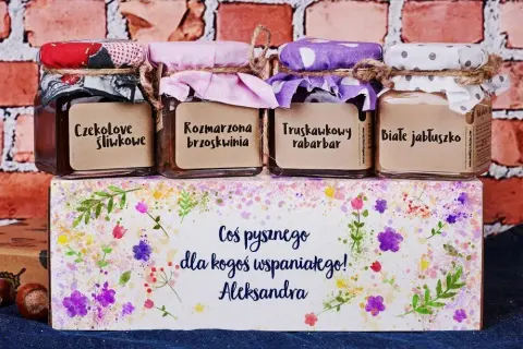 Najlepsze pomysły na prezent urodzinowy dla kobiety na każdą okazję i budżet