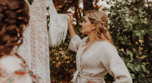 Jak ubrać się na wesele w stylu boho i uniknąć modowych wpadek – porady i inspiracje